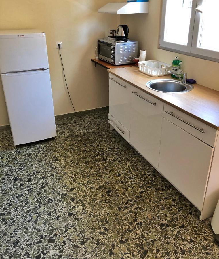 Blue Air Apartment 1Minute From Sea, 15 Min From The Airport Artemis City Center Экстерьер фото